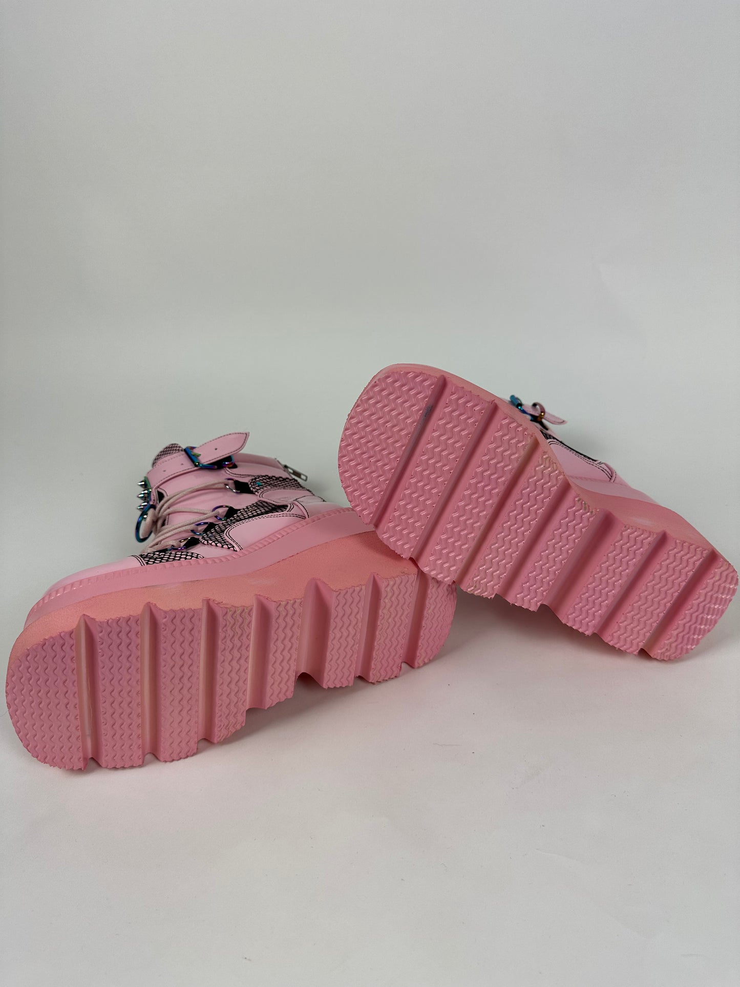 DEMONIA SHAKER BABY PINK HOLOGRAM